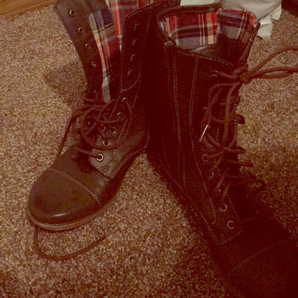 Never worn!!